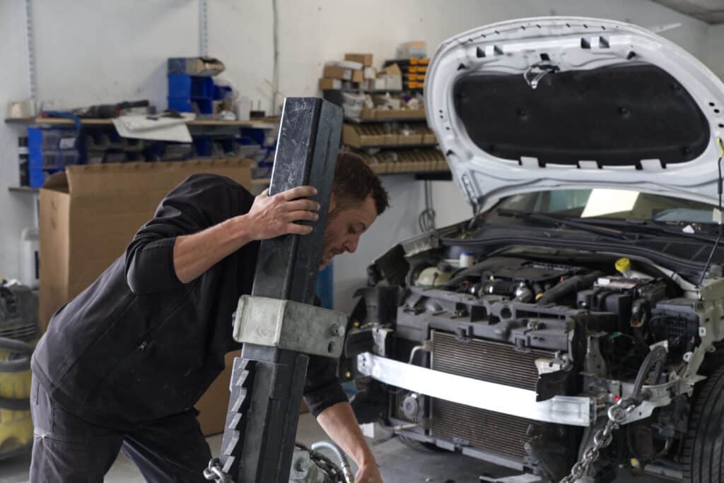 Carrosserie-Bonhomme-redressage-element-carrosserie-alu-ou-acier